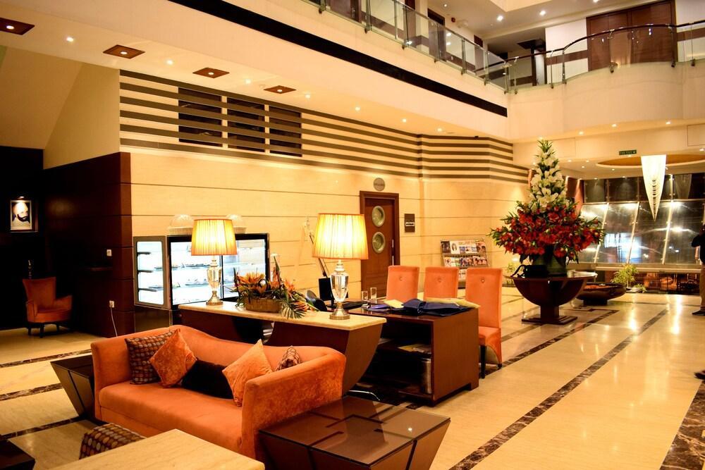 Hotel Royal Cliff Kanpur Dış mekan fotoğraf