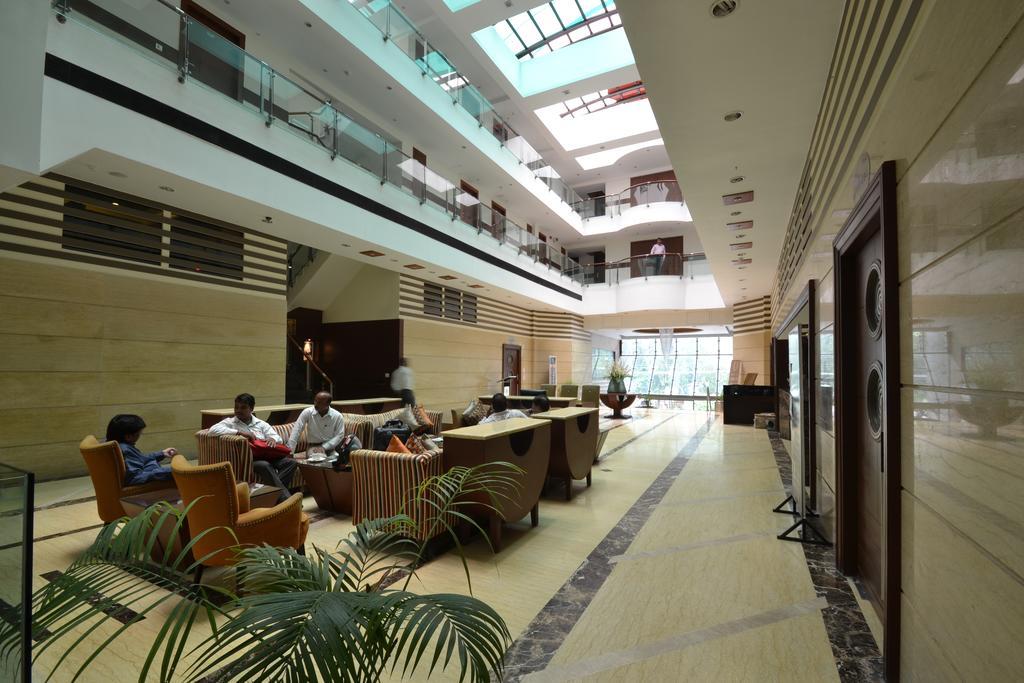 Hotel Royal Cliff Kanpur Dış mekan fotoğraf