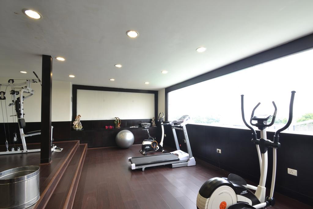 Hotel Royal Cliff Kanpur Dış mekan fotoğraf
