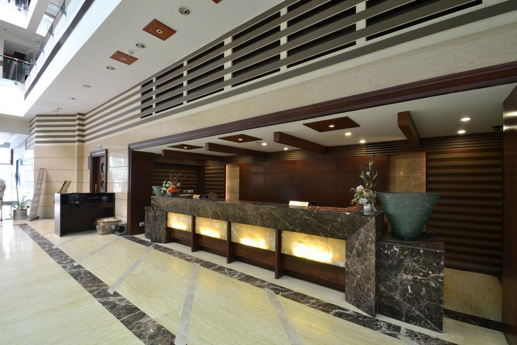 Hotel Royal Cliff Kanpur Dış mekan fotoğraf